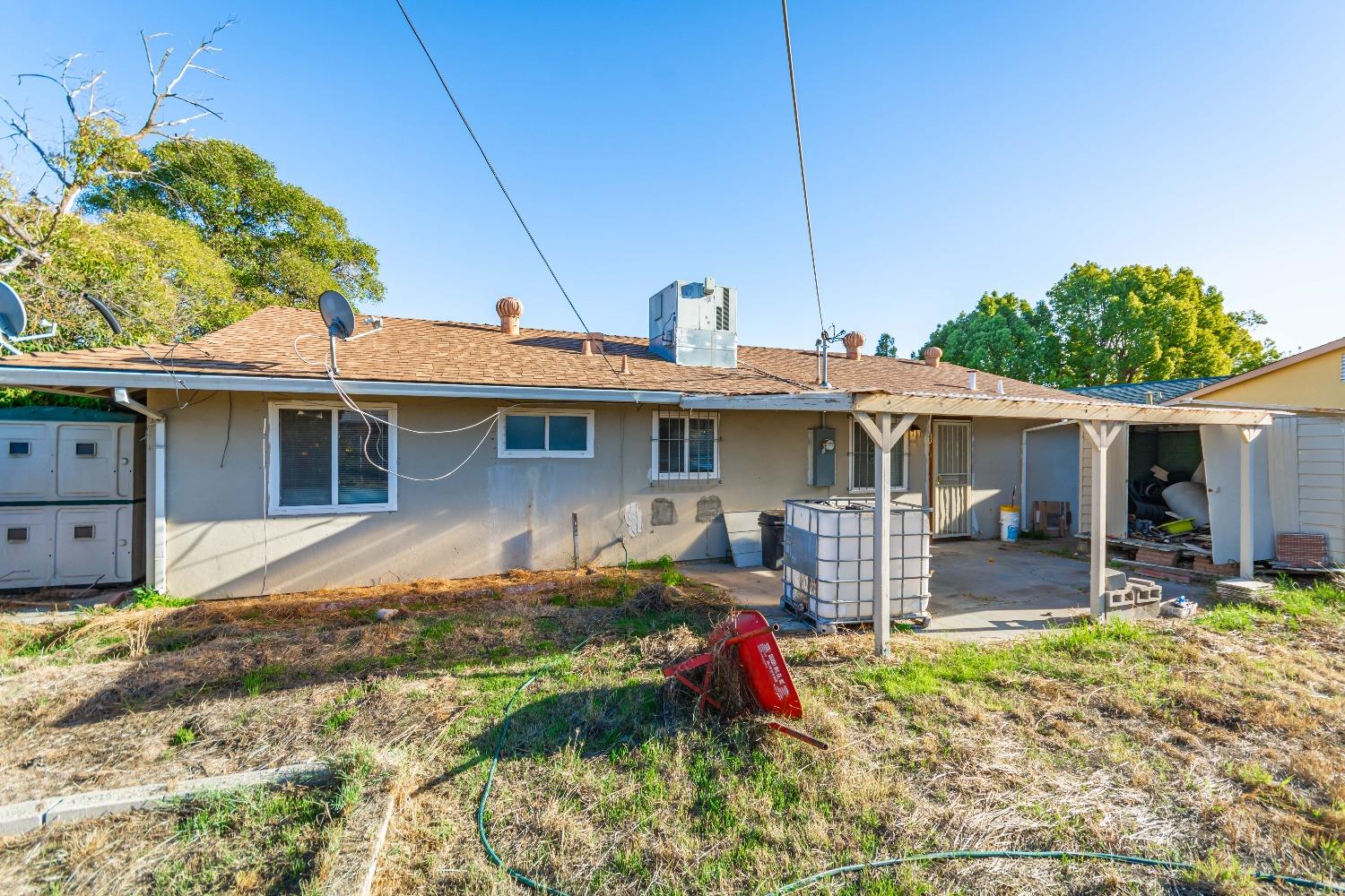 Detail Gallery Image 25 of 27 For 7138 Rimrock Dr, Sacramento,  CA 95828 - 3 Beds | 1 Baths