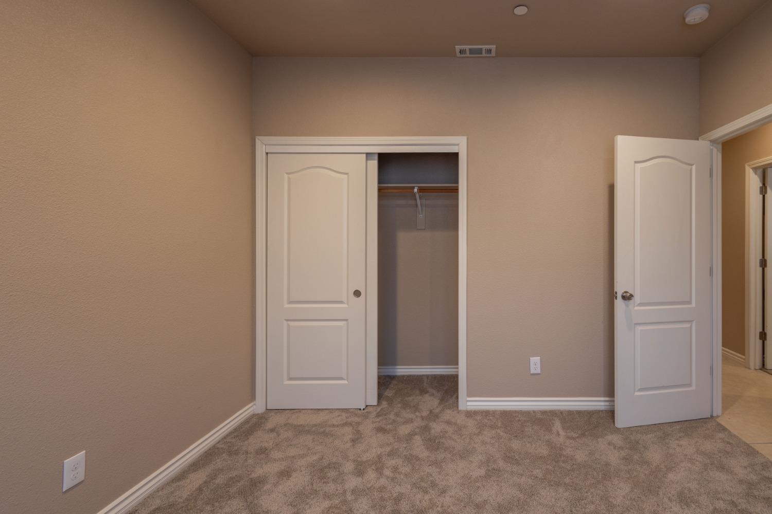 Detail Gallery Image 15 of 20 For 2524 S Harrison St, Stockton,  CA 95206 - 4 Beds | 2 Baths