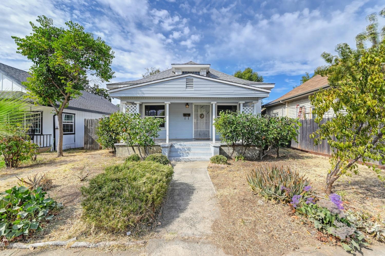 Detail Gallery Image 1 of 1 For 3800 33rd St, Sacramento,  CA 95820 - 3 Beds | 1 Baths