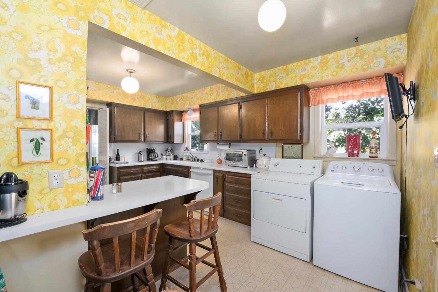 Detail Gallery Image 13 of 31 For 1623 Christopher Way, Sacramento,  CA 95819 - 3 Beds | 2 Baths