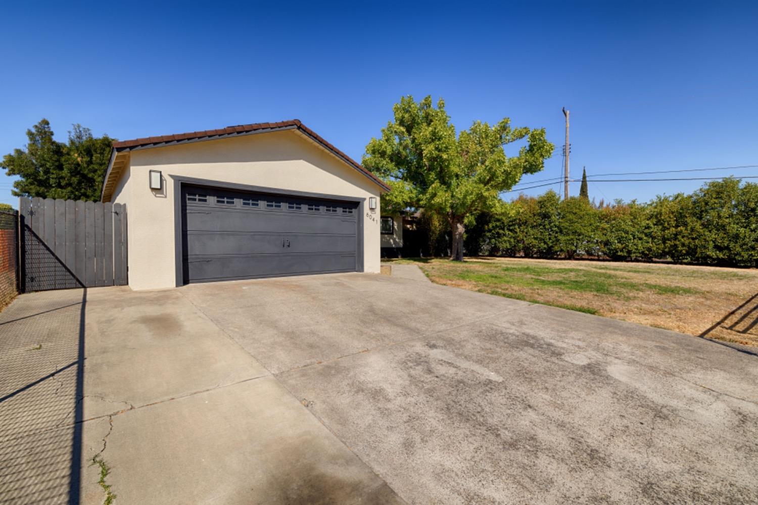 Detail Gallery Image 3 of 20 For 6041 Buckboard Dr, Rio Linda,  CA 95673 - 3 Beds | 2 Baths