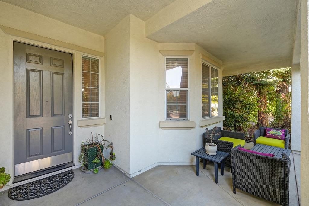 Detail Gallery Image 4 of 24 For 221 Odell Cir, Sacramento,  CA 95835 - 3 Beds | 2 Baths