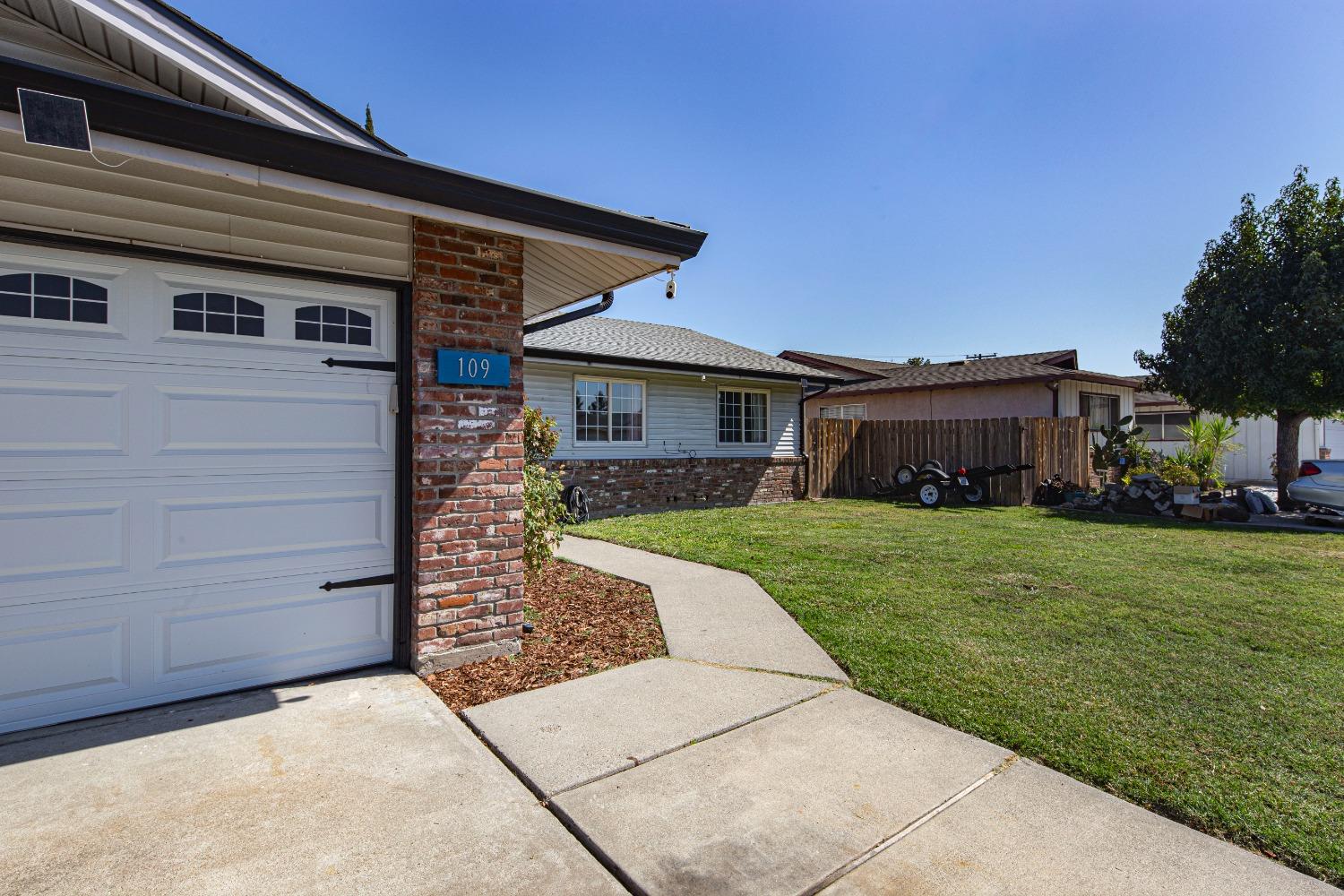 Detail Gallery Image 9 of 59 For 109 Cordova Ln, Stockton,  CA 95207 - 3 Beds | 2 Baths