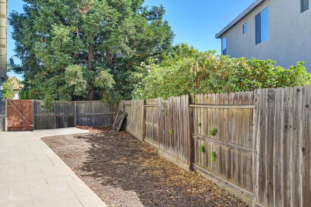 Detail Gallery Image 23 of 24 For 221 Odell Cir, Sacramento,  CA 95835 - 3 Beds | 2 Baths