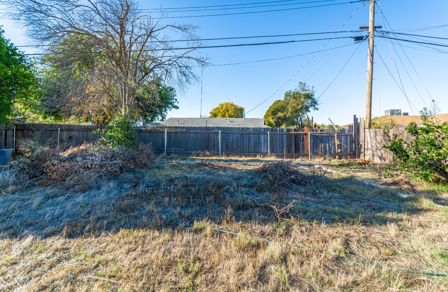 Detail Gallery Image 24 of 27 For 7138 Rimrock Dr, Sacramento,  CA 95828 - 3 Beds | 1 Baths