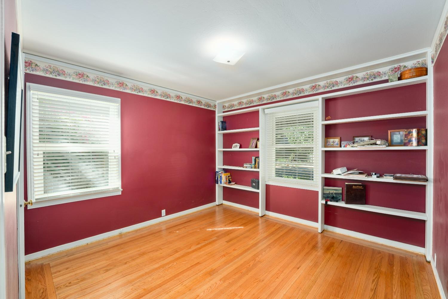 Detail Gallery Image 14 of 31 For 1623 Christopher Way, Sacramento,  CA 95819 - 3 Beds | 2 Baths