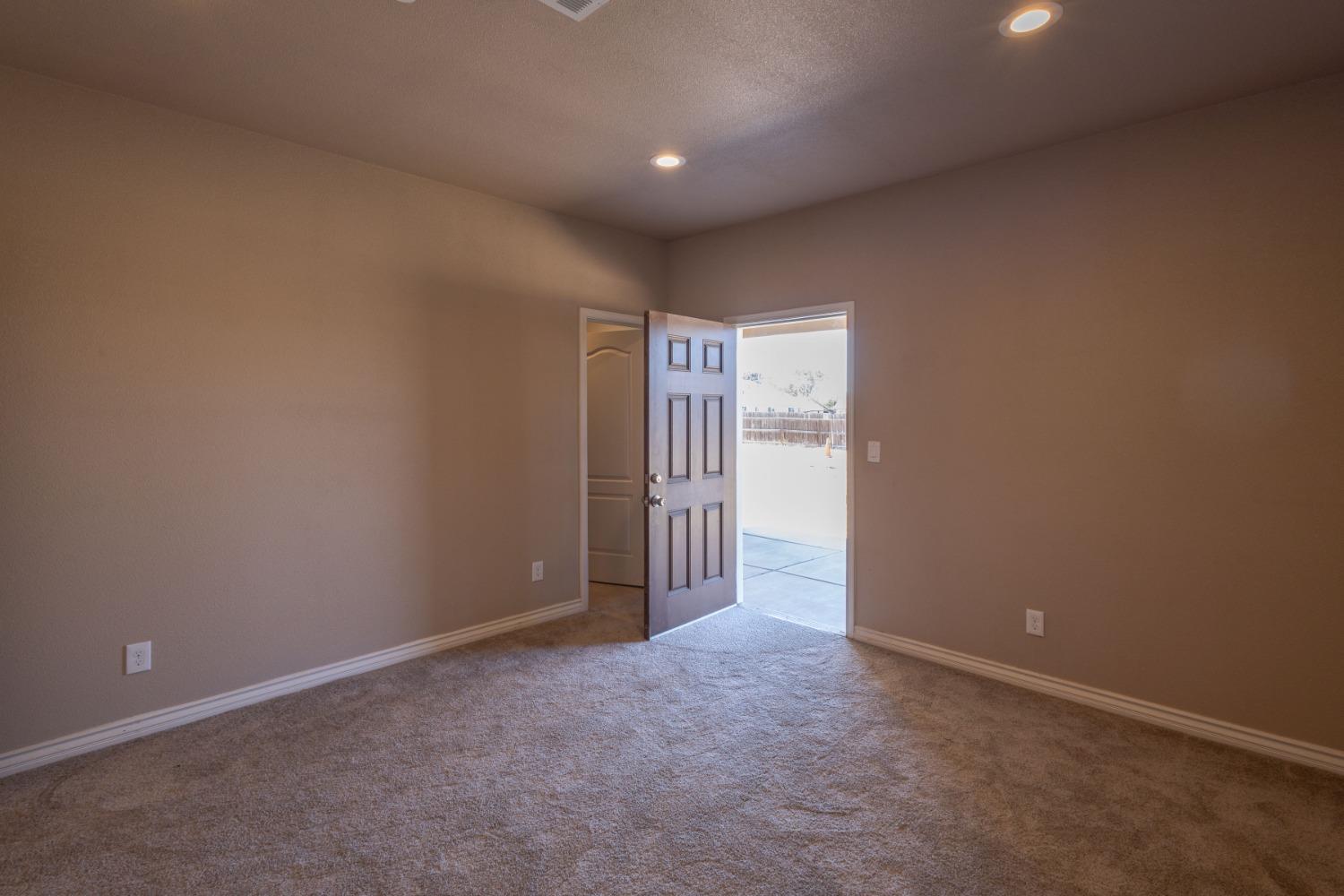 Detail Gallery Image 17 of 20 For 2524 S Harrison St, Stockton,  CA 95206 - 4 Beds | 2 Baths