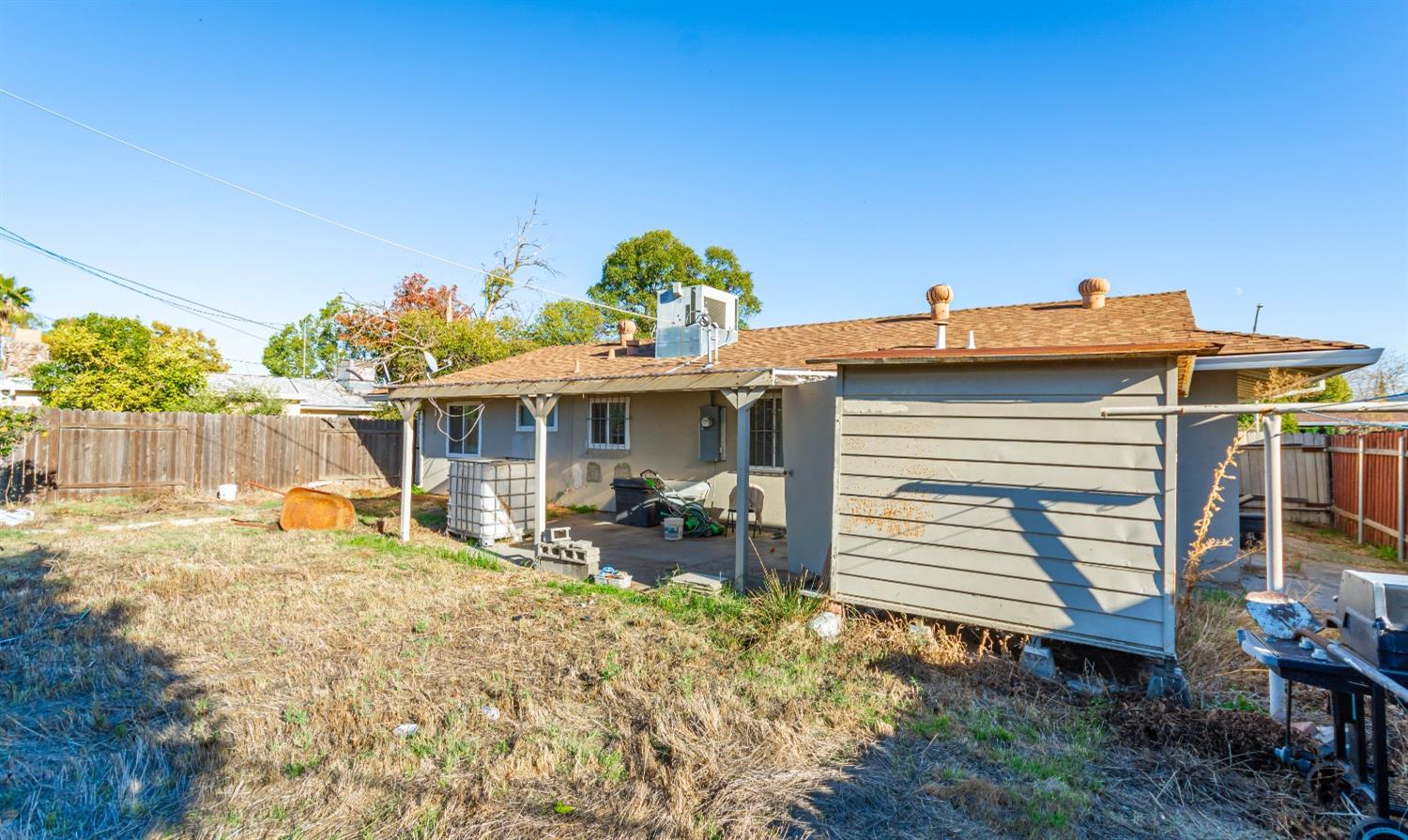 Detail Gallery Image 27 of 27 For 7138 Rimrock Dr, Sacramento,  CA 95828 - 3 Beds | 1 Baths