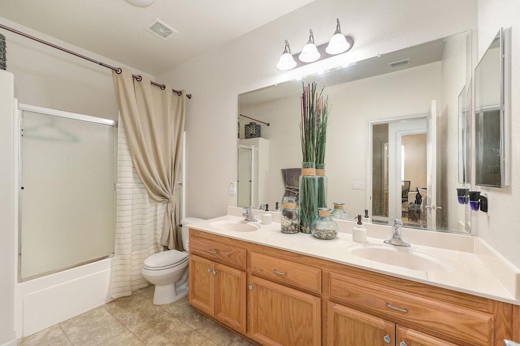 Detail Gallery Image 14 of 24 For 221 Odell Cir, Sacramento,  CA 95835 - 3 Beds | 2 Baths