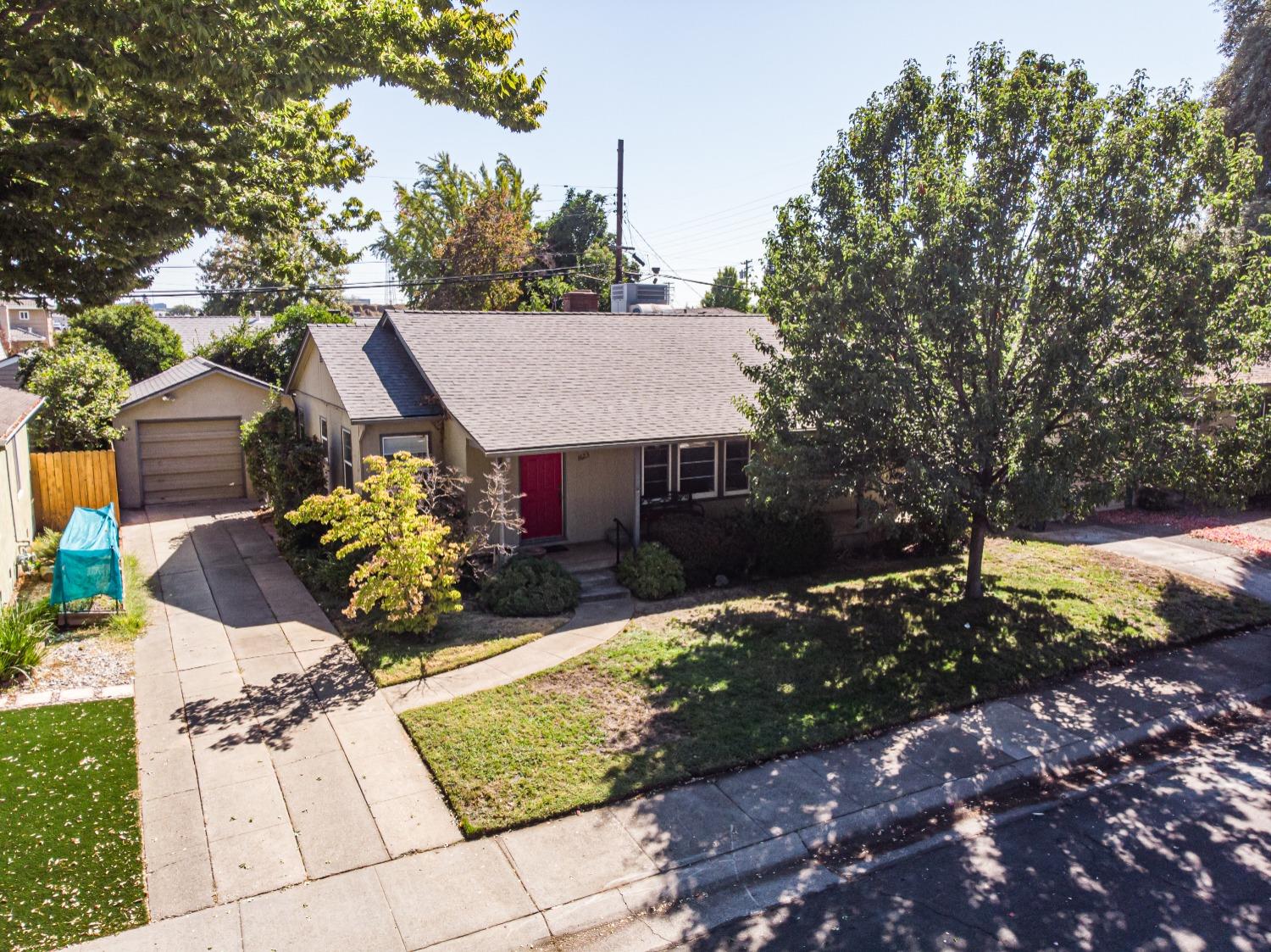 Detail Gallery Image 24 of 31 For 1623 Christopher Way, Sacramento,  CA 95819 - 3 Beds | 2 Baths