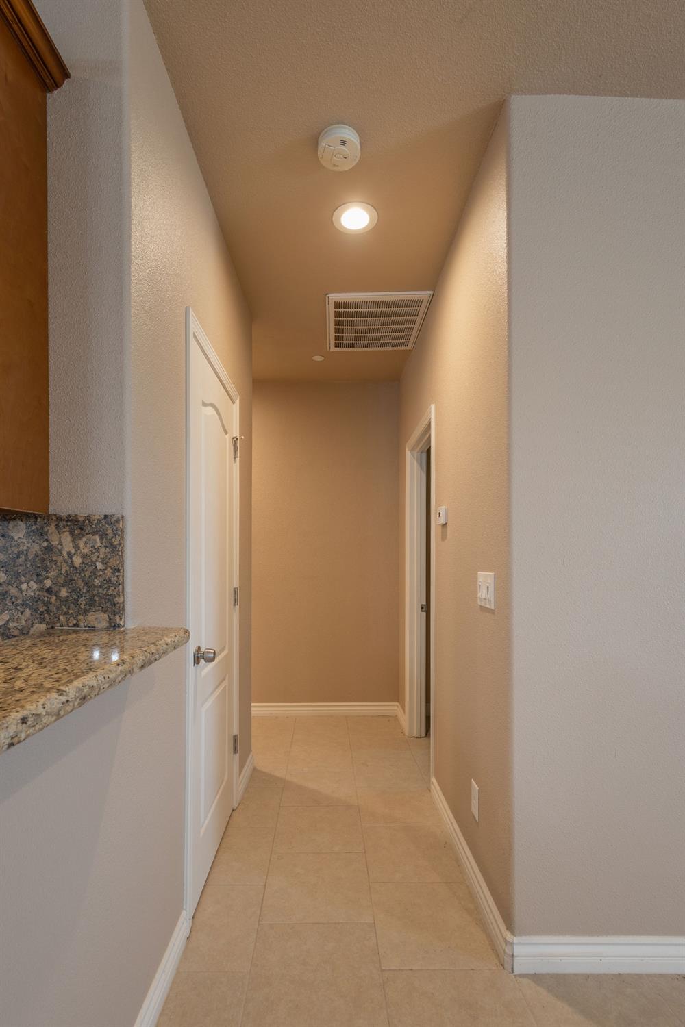 Detail Gallery Image 6 of 20 For 2524 S Harrison St, Stockton,  CA 95206 - 4 Beds | 2 Baths