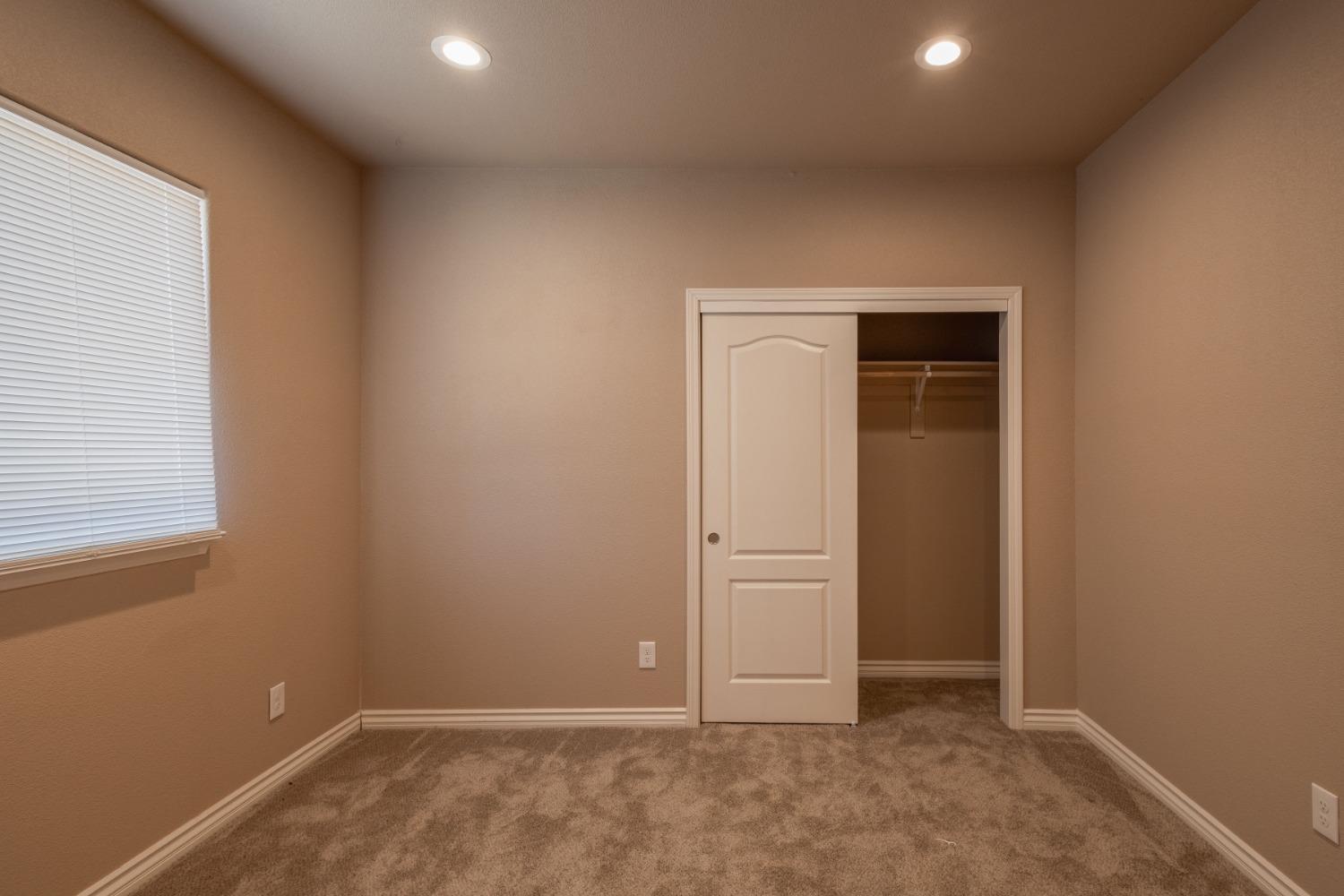 Detail Gallery Image 9 of 20 For 2524 S Harrison St, Stockton,  CA 95206 - 4 Beds | 2 Baths