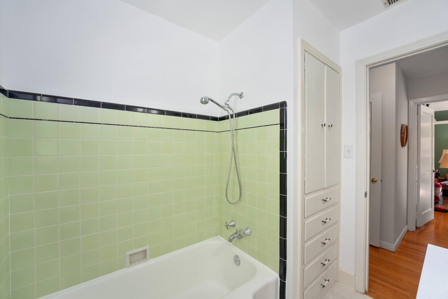 Detail Gallery Image 17 of 31 For 1623 Christopher Way, Sacramento,  CA 95819 - 3 Beds | 2 Baths