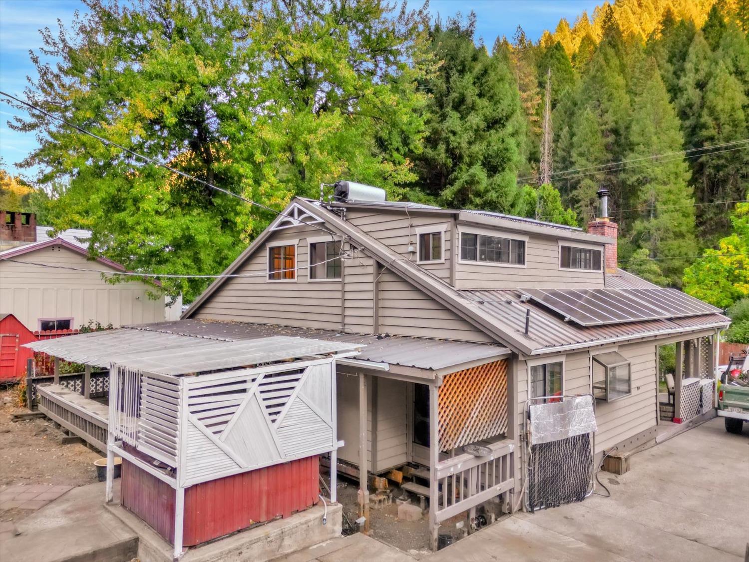 Detail Gallery Image 2 of 93 For 725 E Main St, Downieville,  CA 95936 - 5 Beds | 2 Baths