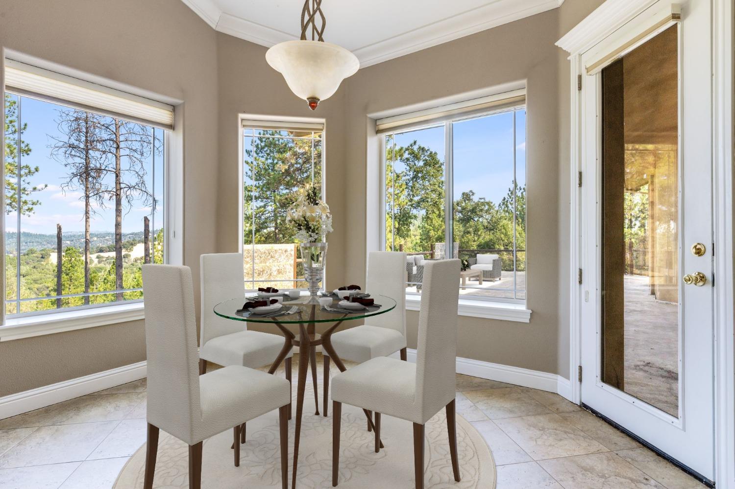 Detail Gallery Image 17 of 89 For 20197 Kingswood Ct, Grass Valley,  CA 95949 - 5 Beds | 3/1 Baths