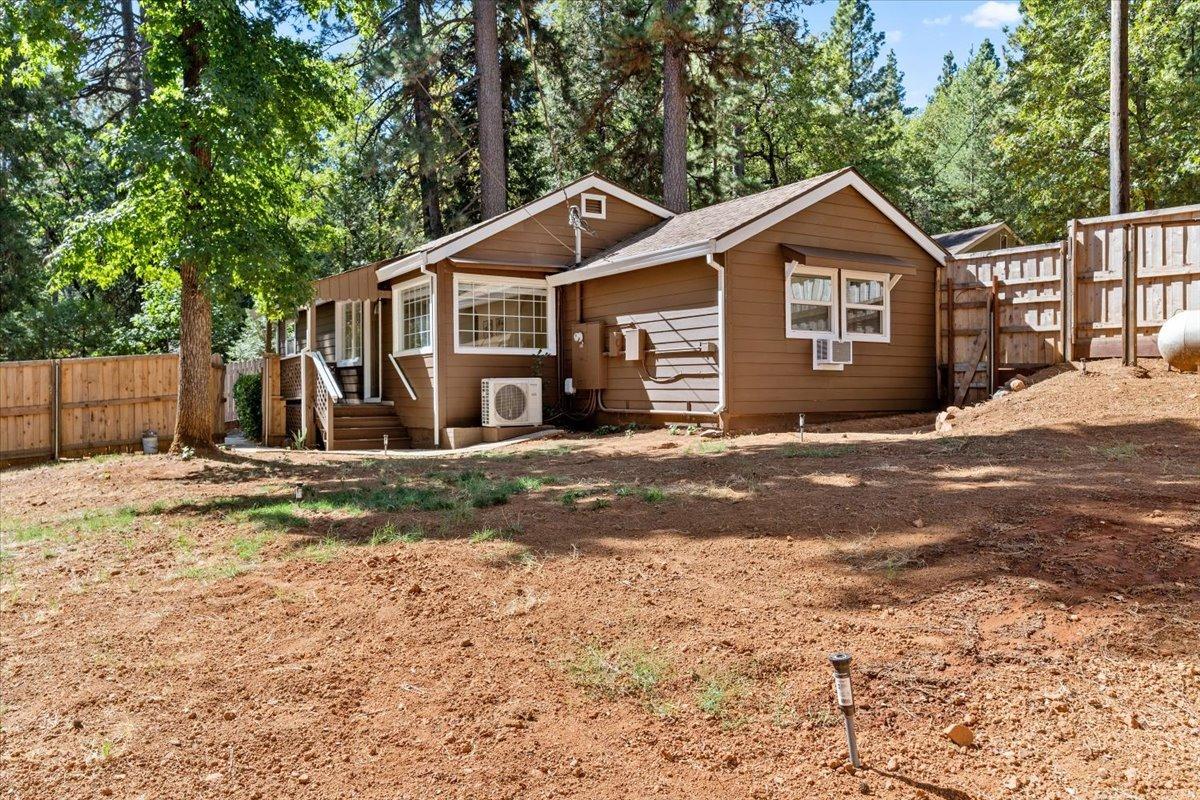 Detail Gallery Image 2 of 42 For 13532 Wheeler Acres, Grass Valley,  CA 95949 - 3 Beds | 2/1 Baths