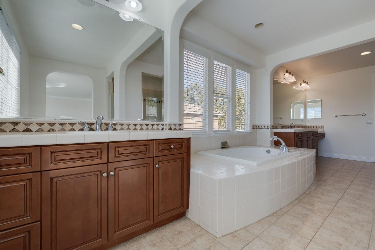 Detail Gallery Image 22 of 47 For 9255 Pinehurst Dr, Roseville,  CA 95747 - 4 Beds | 3/1 Baths