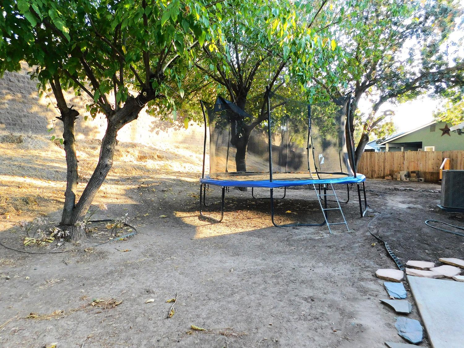 Detail Gallery Image 29 of 33 For 6964 Stanford Oak Dr, Sacramento,  CA 95842 - 3 Beds | 1/1 Baths