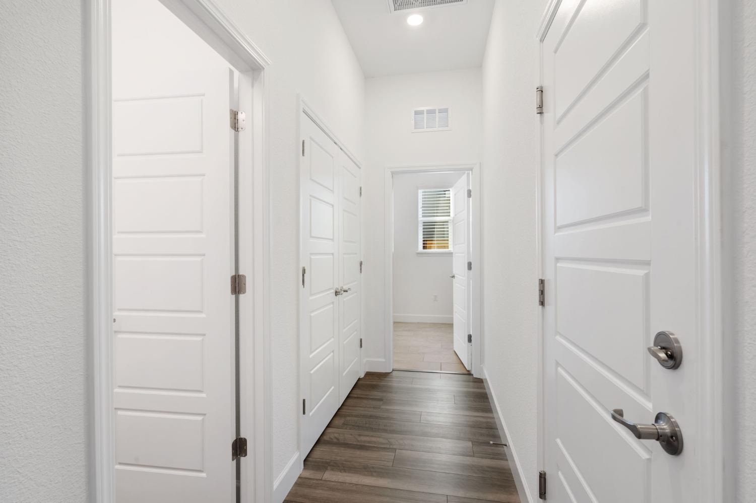 Detail Gallery Image 22 of 28 For 4236 Bellwether Way, Sacramento,  CA 95835 - 4 Beds | 2/1 Baths