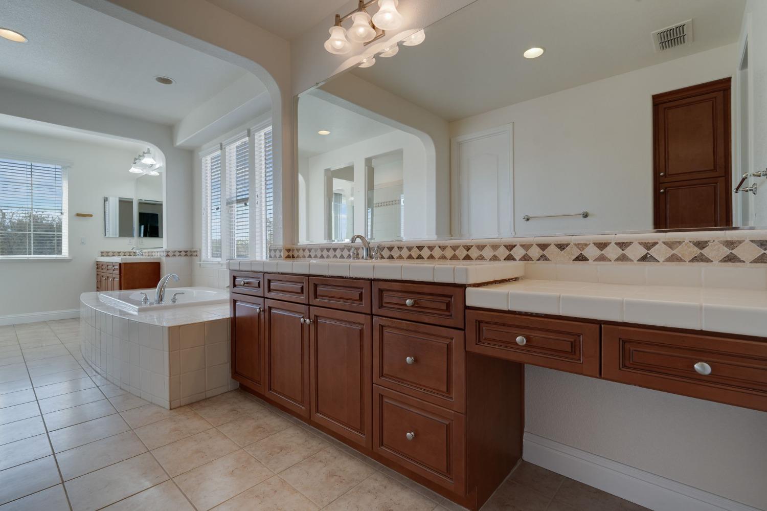 Detail Gallery Image 25 of 47 For 9255 Pinehurst Dr, Roseville,  CA 95747 - 4 Beds | 3/1 Baths