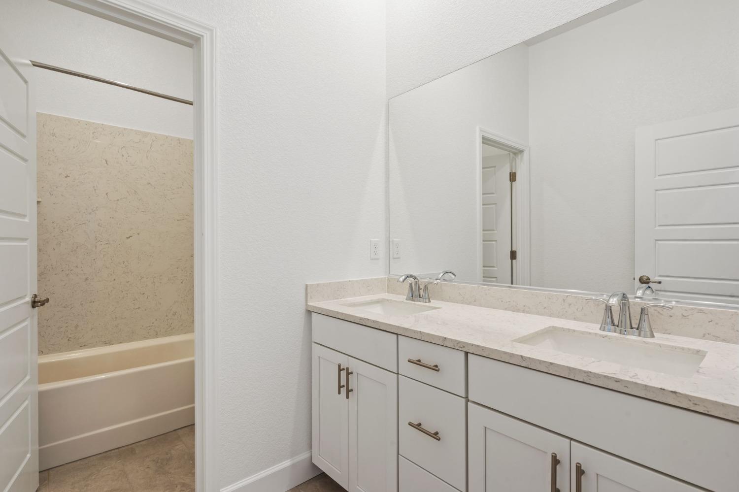 Detail Gallery Image 21 of 28 For 4236 Bellwether Way, Sacramento,  CA 95835 - 4 Beds | 2/1 Baths