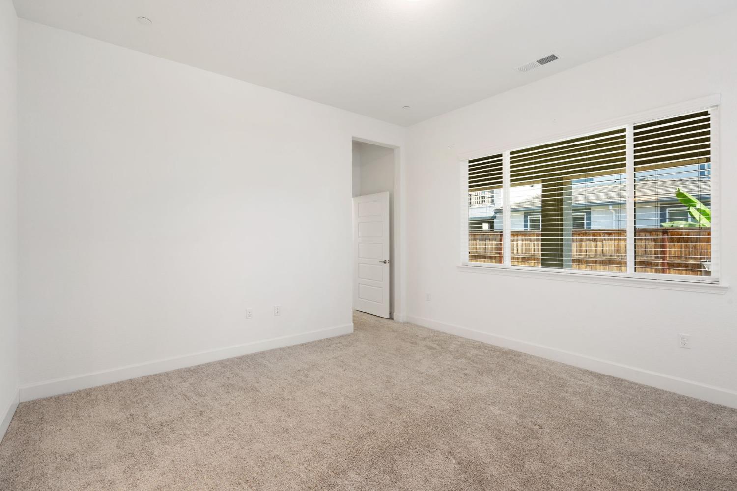 Detail Gallery Image 12 of 28 For 4236 Bellwether Way, Sacramento,  CA 95835 - 4 Beds | 2/1 Baths