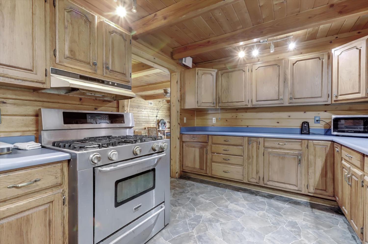 Detail Gallery Image 21 of 93 For 725 E Main St, Downieville,  CA 95936 - 5 Beds | 2 Baths