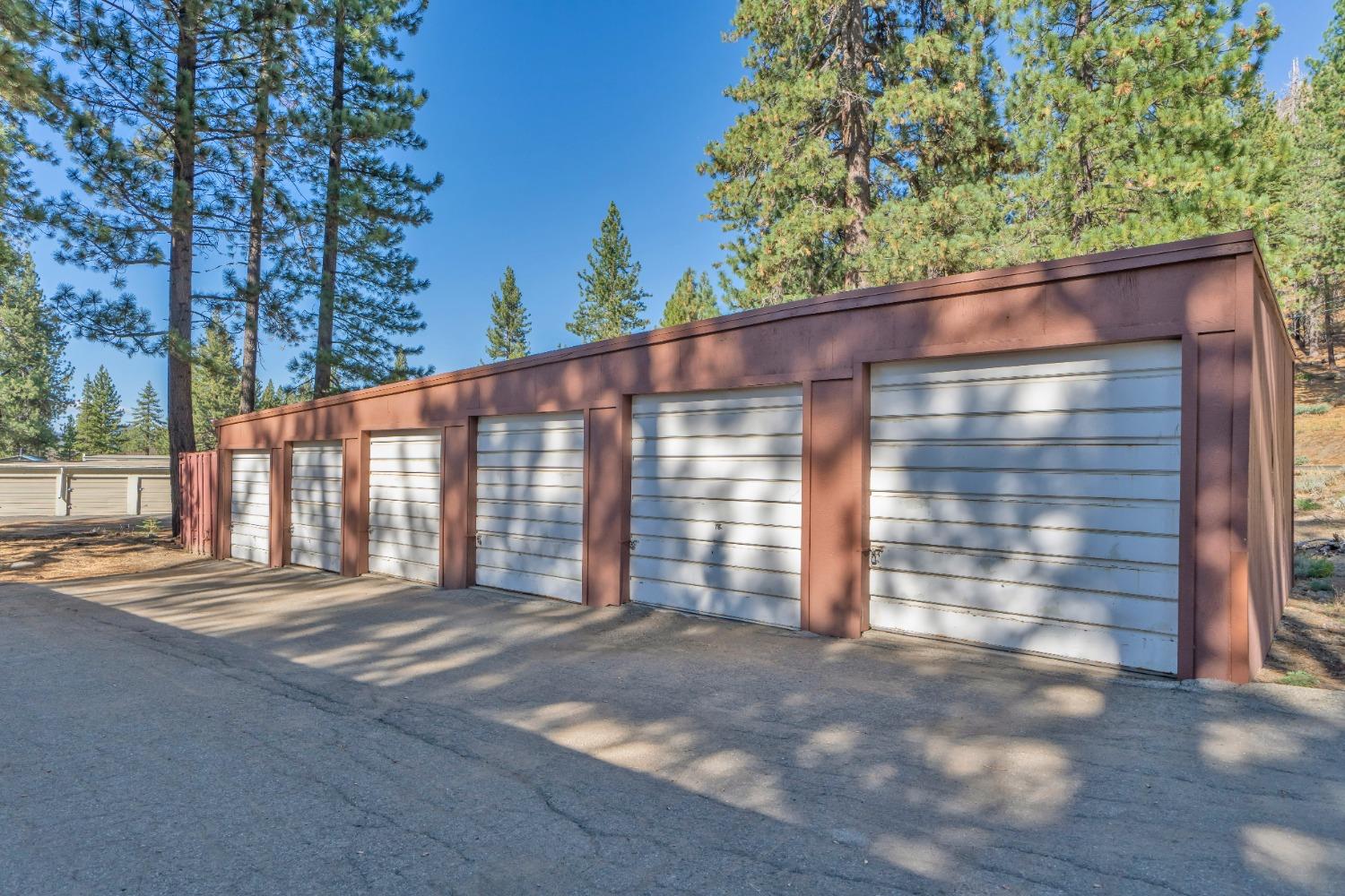 Detail Gallery Image 3 of 10 For 2383 Kaska St, South Lake Tahoe,  CA 96150 - – Beds | – Baths