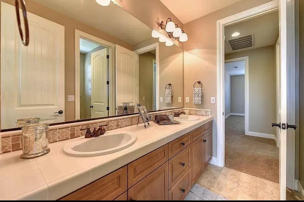 Detail Gallery Image 21 of 28 For 9670 Canopy Tree St, Roseville,  CA 95747 - 5 Beds | 4 Baths