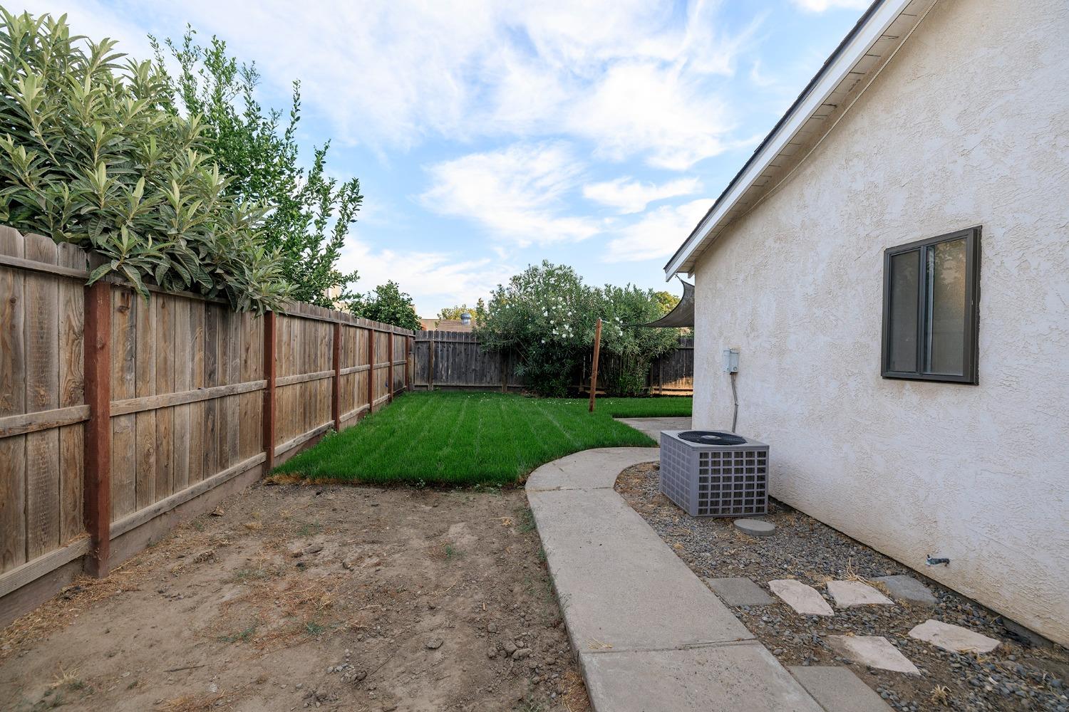 Detail Gallery Image 42 of 45 For 1409 Entrada Way, Modesto,  CA 95355 - 3 Beds | 2 Baths