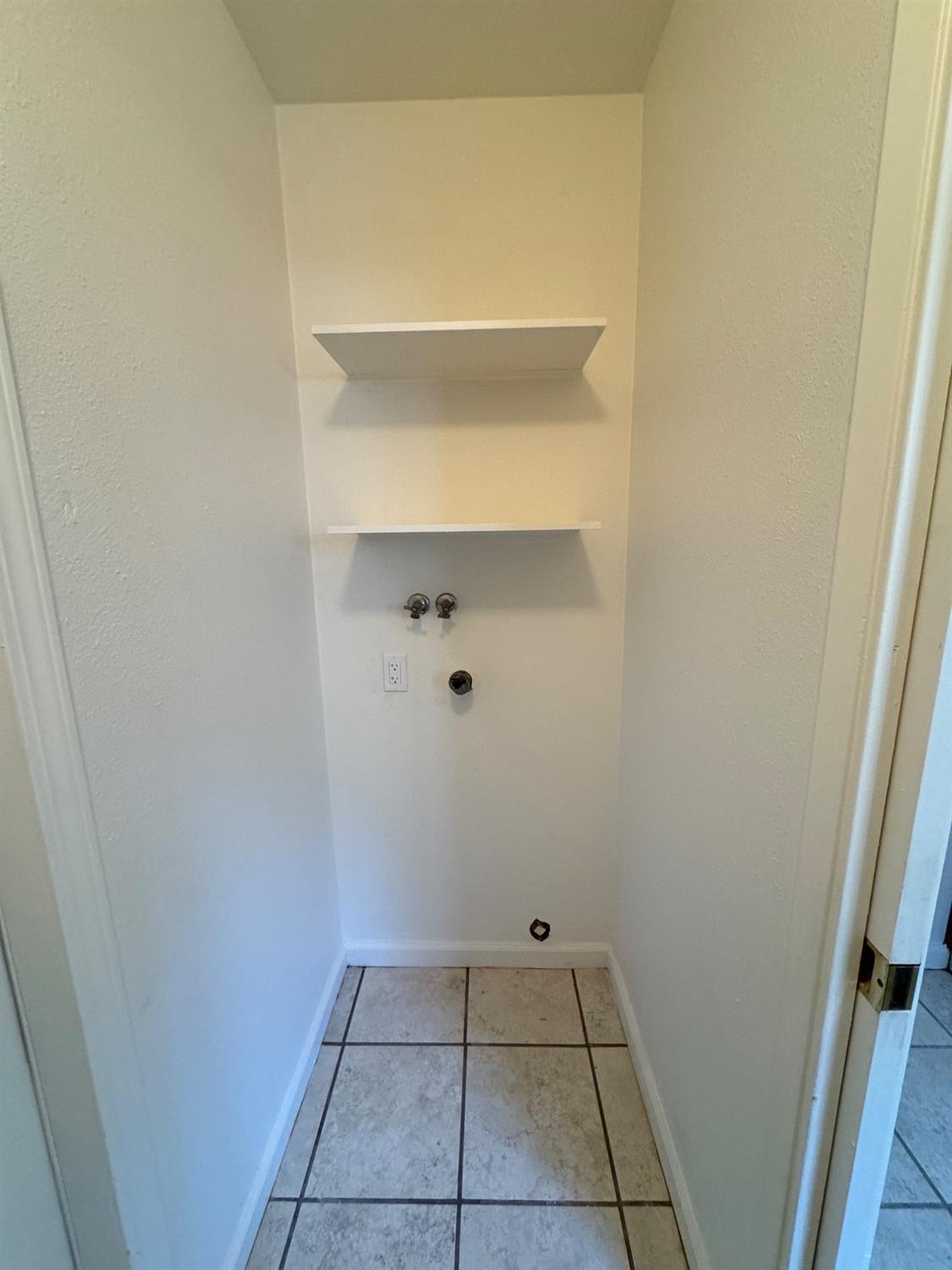 Detail Gallery Image 20 of 35 For 1226 Summerview Dr, Stockton,  CA 95210 - 2 Beds | 2 Baths