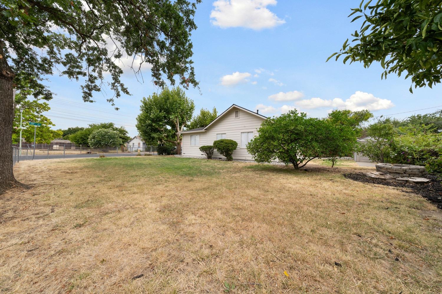 Detail Gallery Image 33 of 41 For 5891 28th St, Sacramento,  CA 95824 - 3 Beds | 2 Baths