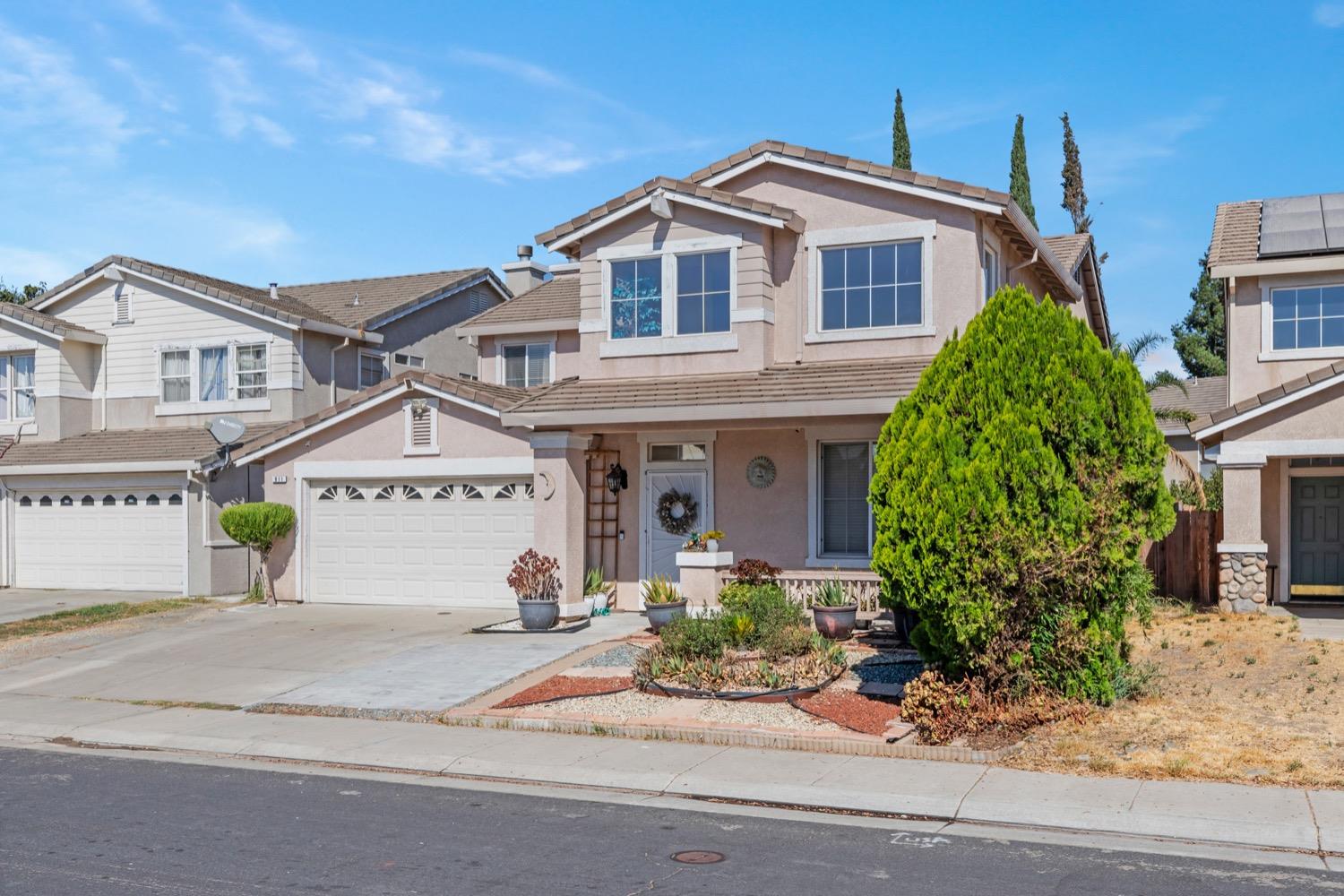 Detail Gallery Image 3 of 36 For 911 Boulder Ave, Lathrop,  CA 95330 - 3 Beds | 2/1 Baths