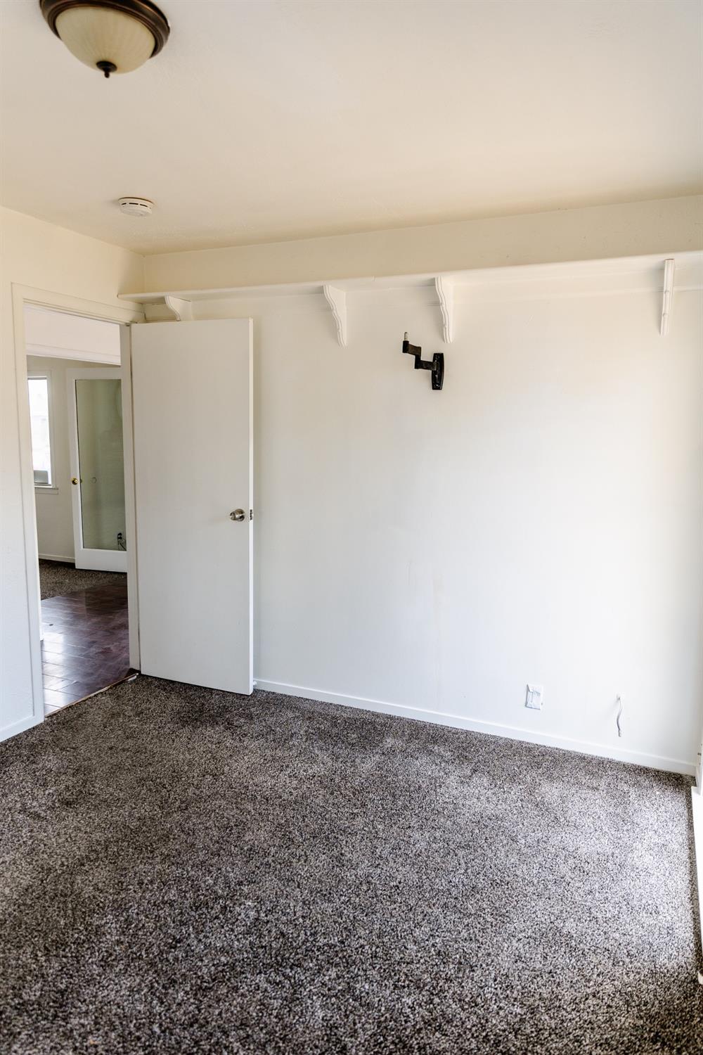 Detail Gallery Image 5 of 18 For 204 Hills Ct, Sacramento,  CA 95838 - 2 Beds | 1 Baths