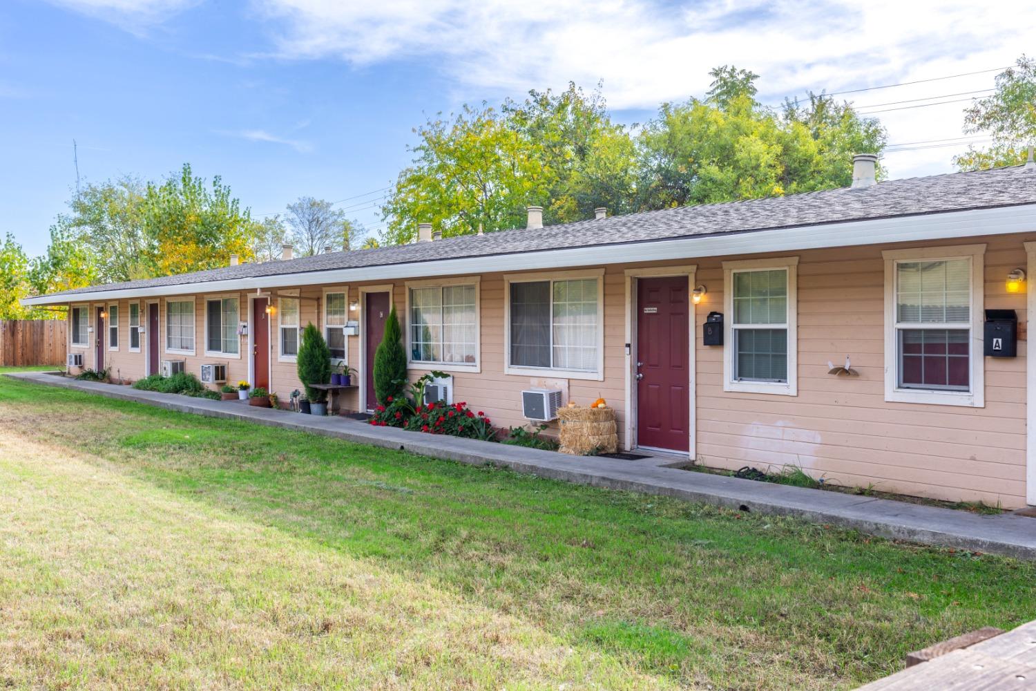 Detail Gallery Image 7 of 11 For 2720 Forrest St, Sacramento,  CA 95815 - – Beds | – Baths