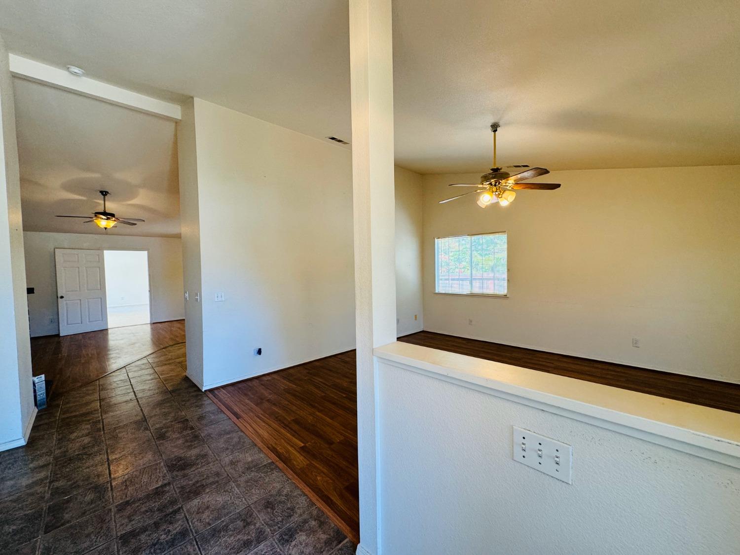 Detail Gallery Image 6 of 39 For 11556 La Costa Ct, Redding,  CA 96003 - 5 Beds | 2 Baths