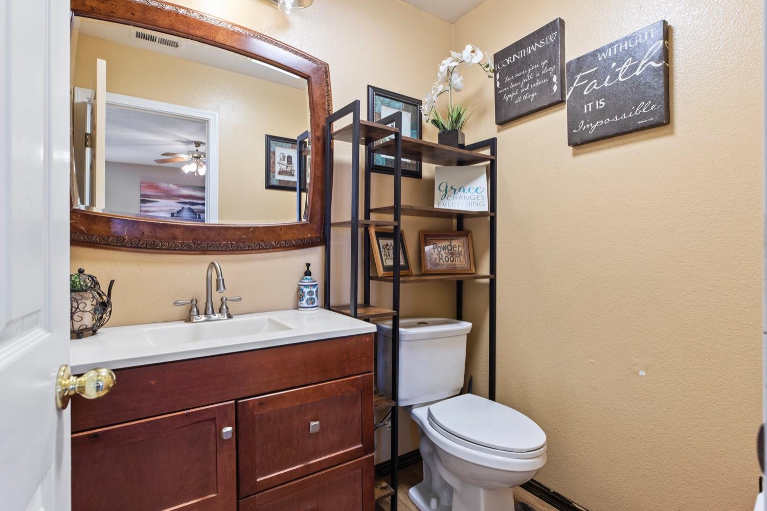 Detail Gallery Image 17 of 36 For 911 Boulder Ave, Lathrop,  CA 95330 - 3 Beds | 2/1 Baths