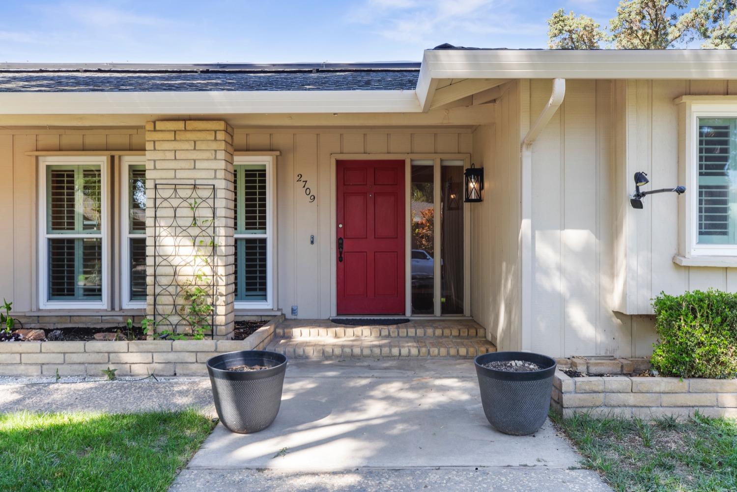 Detail Gallery Image 4 of 38 For 2709 Deerfield Pl, Modesto,  CA 95355 - 3 Beds | 2 Baths