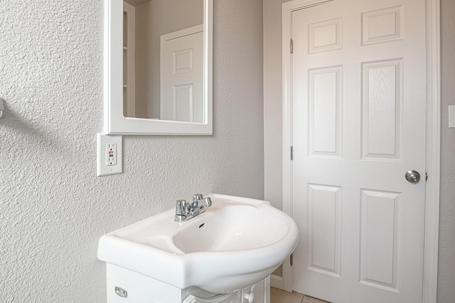 Detail Gallery Image 18 of 26 For 4733 Yosemite Blvd, Modesto,  CA 95357 - 2 Beds | 1 Baths