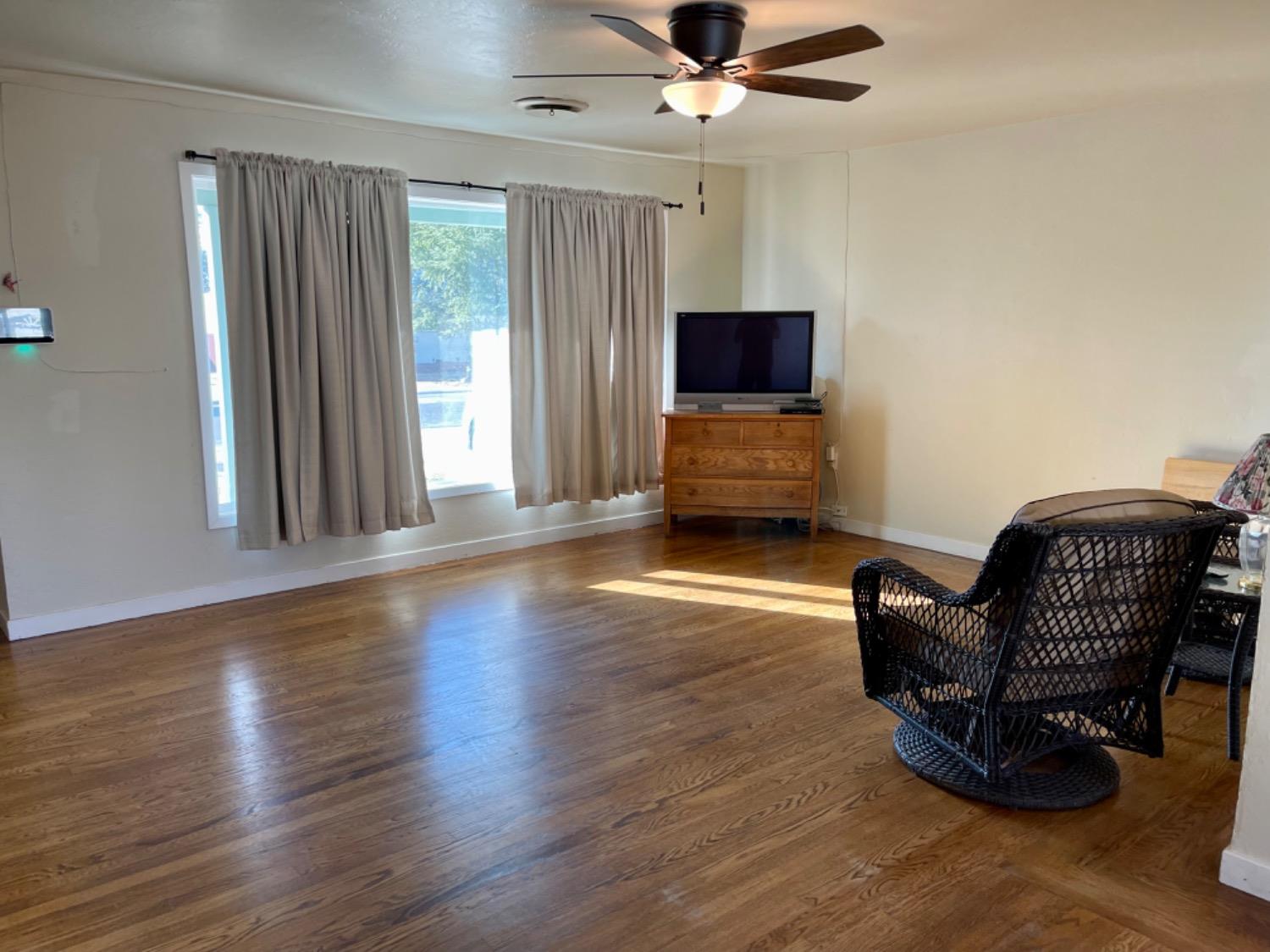 Detail Gallery Image 6 of 39 For 9613 Melrose Ave, Elk Grove,  CA 95624 - 2 Beds | 1 Baths