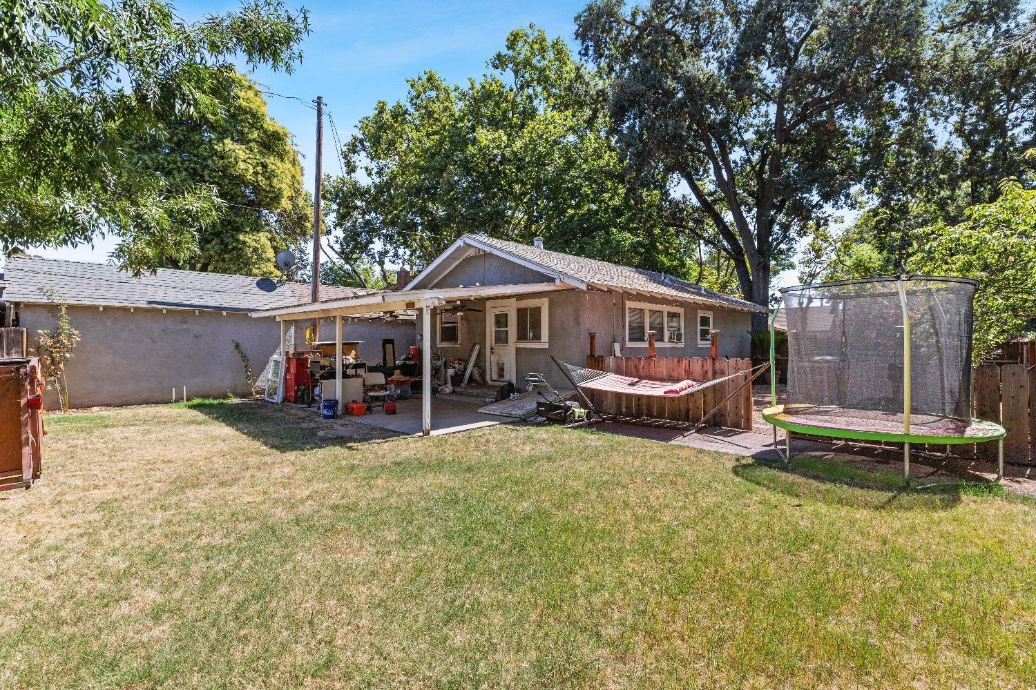 Detail Gallery Image 5 of 16 For 301 Maynell Ave, Modesto,  CA 95354 - 2 Beds | 1 Baths