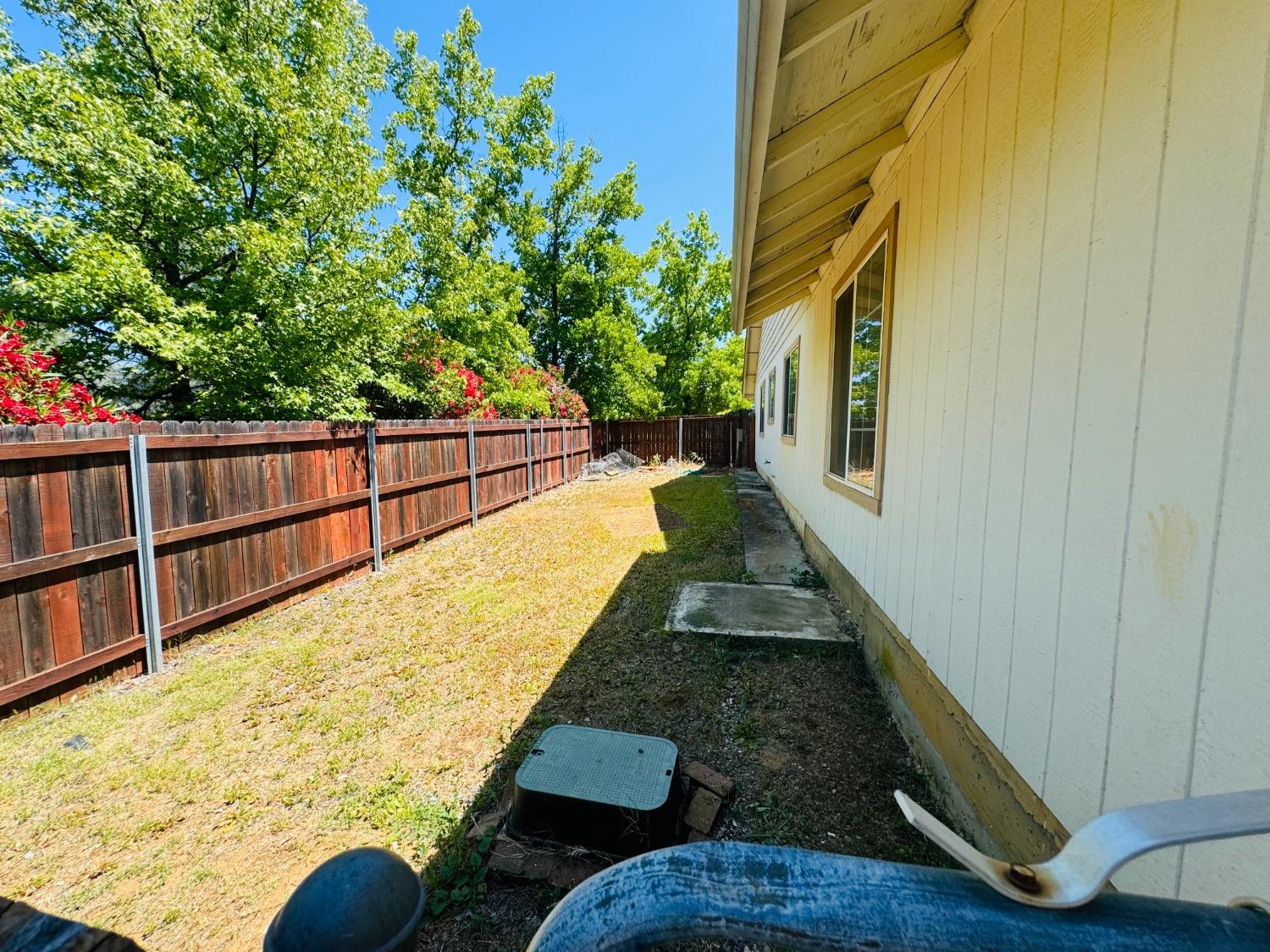 Detail Gallery Image 34 of 39 For 11556 La Costa Ct, Redding,  CA 96003 - 5 Beds | 2 Baths