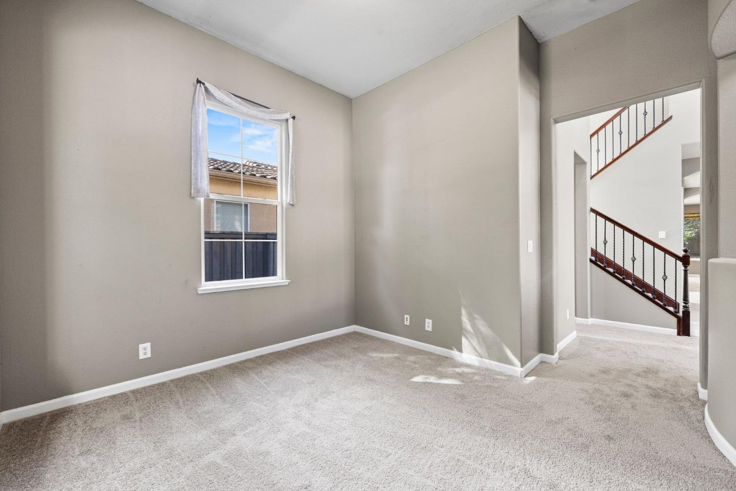 Detail Gallery Image 12 of 54 For 12082 Erato Cir, Rancho Cordova,  CA 95742 - 4 Beds | 2/1 Baths