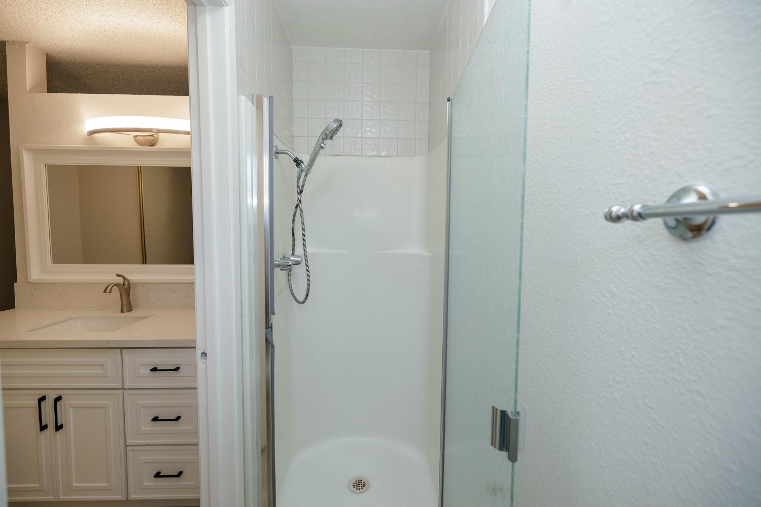 Detail Gallery Image 33 of 45 For 1409 Entrada Way, Modesto,  CA 95355 - 3 Beds | 2 Baths