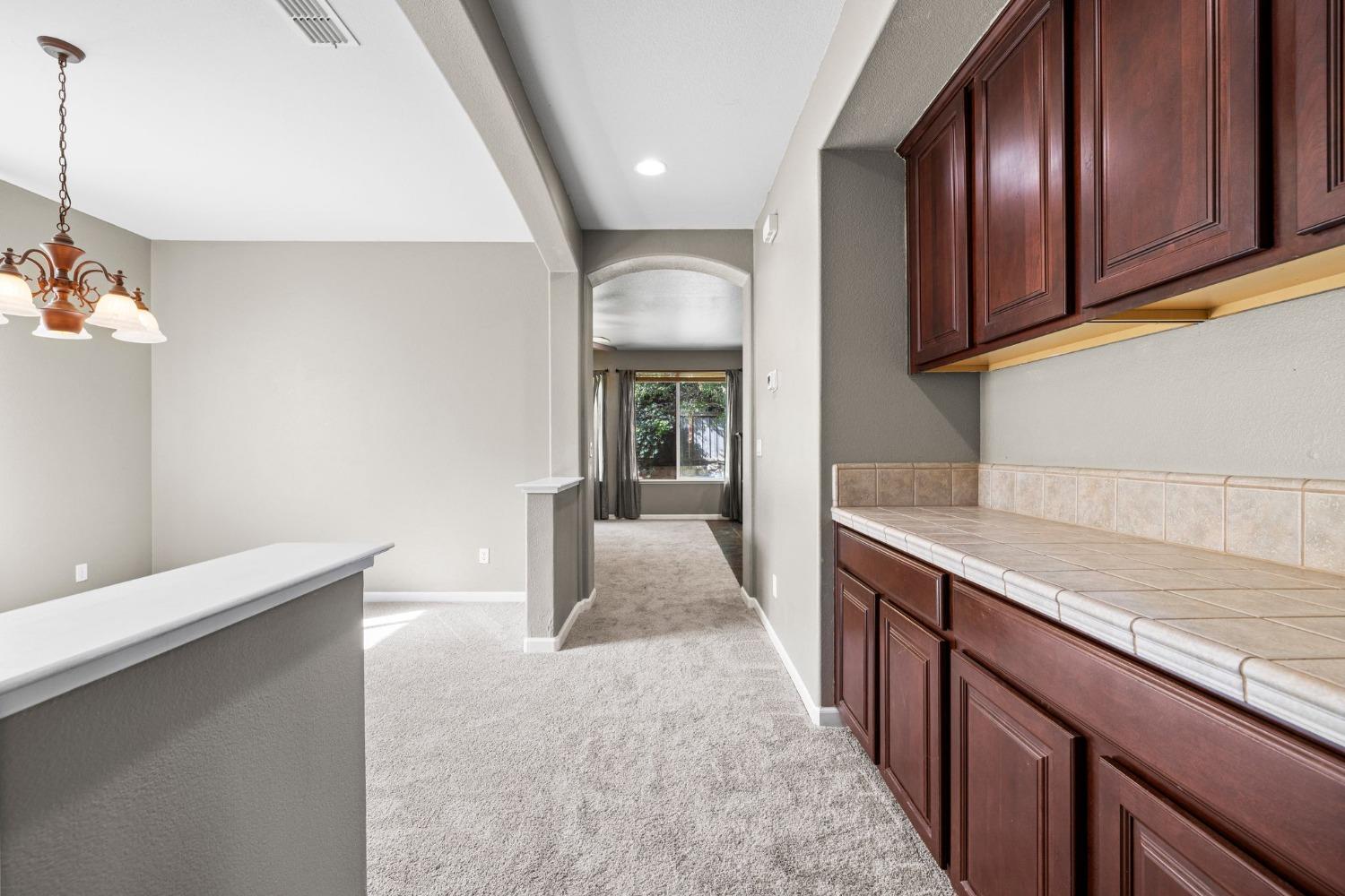 Detail Gallery Image 14 of 54 For 12082 Erato Cir, Rancho Cordova,  CA 95742 - 4 Beds | 2/1 Baths