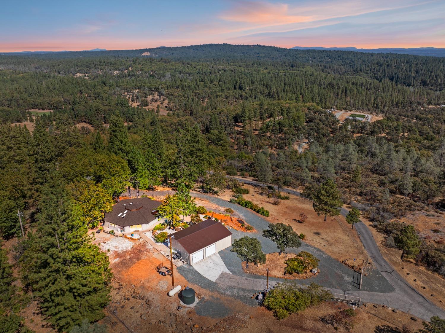 Detail Gallery Image 3 of 79 For 15897 Keson Pl, Grass Valley,  CA 95949 - 2 Beds | 2/1 Baths