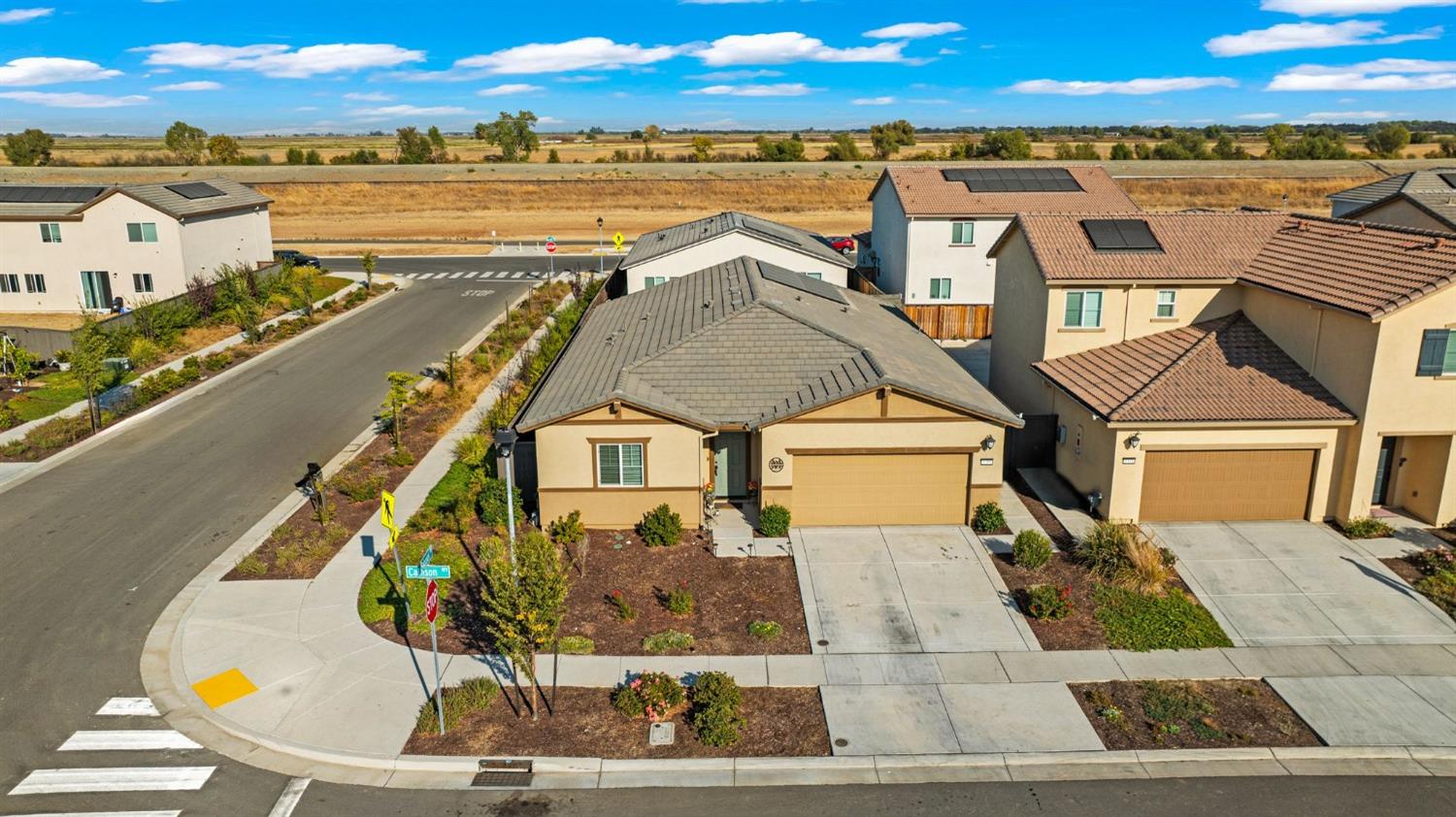 Detail Gallery Image 2 of 38 For 1355 Callison Way, Plumas Lake,  CA 95961 - 4 Beds | 2 Baths