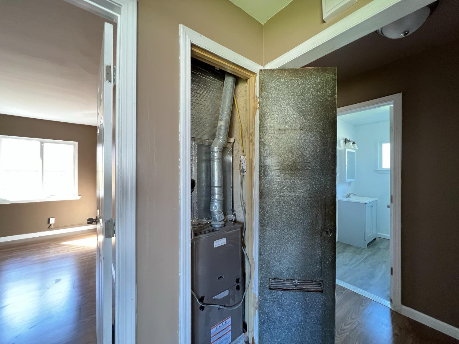 Detail Gallery Image 13 of 20 For 1629 Seville Ave, Stockton,  CA 95209 - 3 Beds | 2 Baths