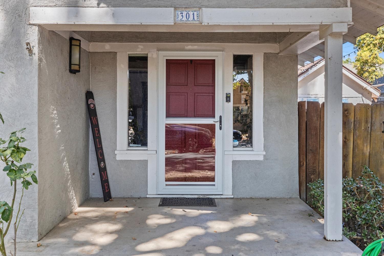 Detail Gallery Image 3 of 16 For 301 Maynell Ave, Modesto,  CA 95354 - 2 Beds | 1 Baths