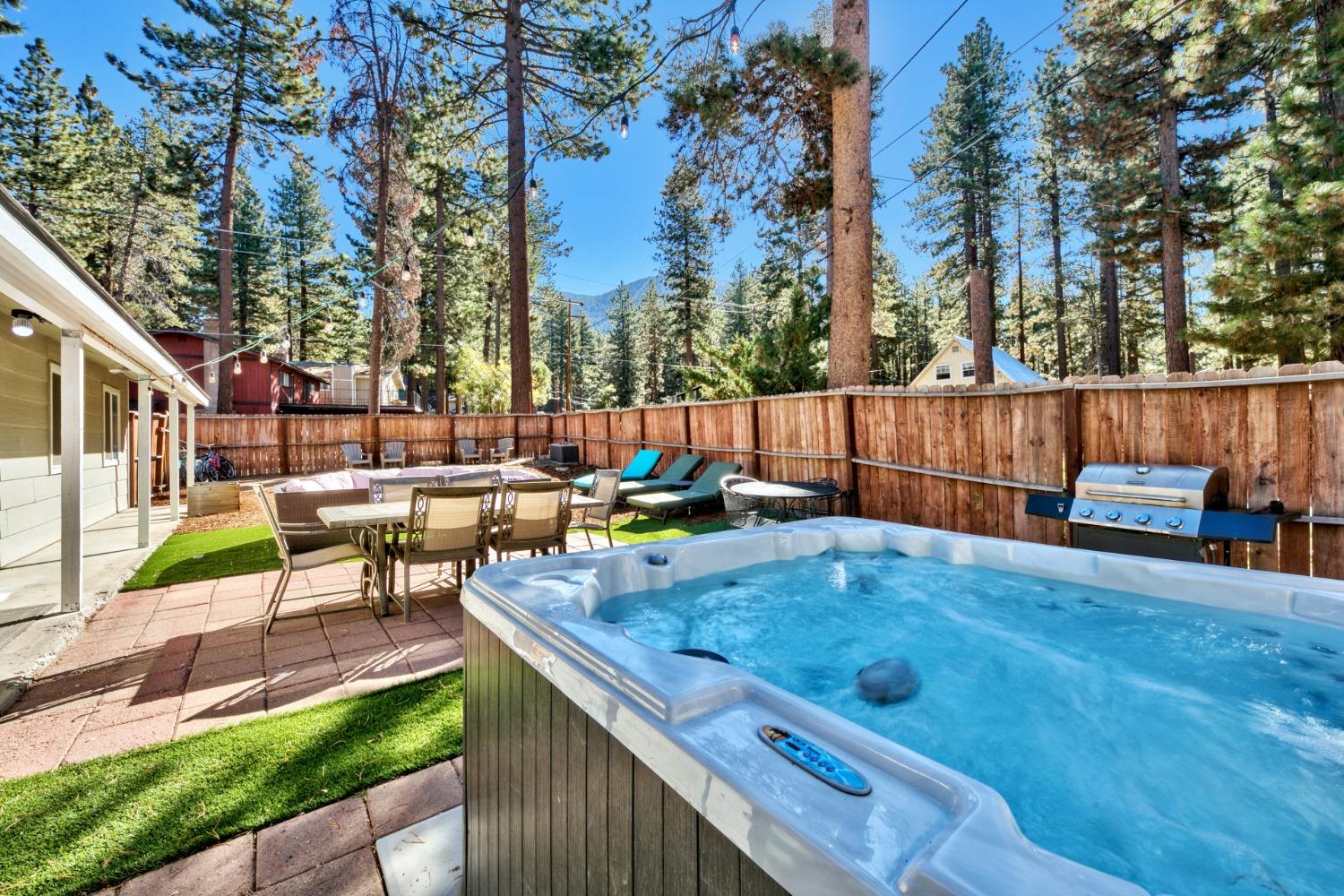 Detail Gallery Image 20 of 23 For 3691 Rocky Point Rd, South Lake Tahoe,  CA 96150 - 3 Beds | 2 Baths